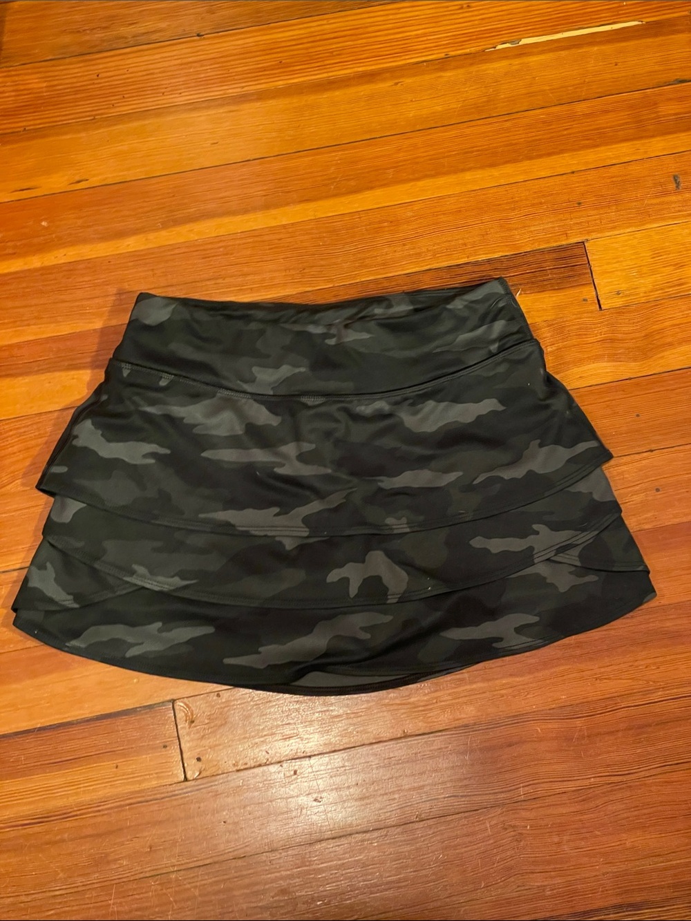 Athleta Girls Black Camo Tiered skort Size L/12